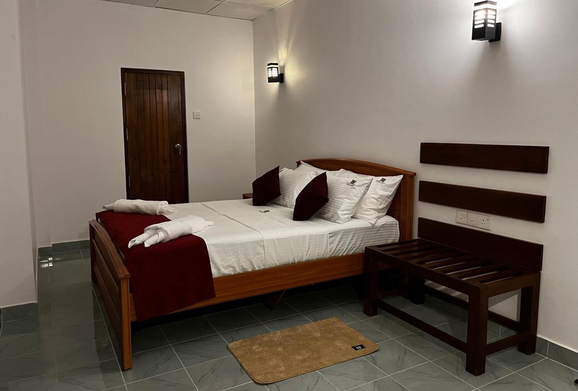 Livin Lush Luxury Retreat Hotel Anuradhapura Bagian luar foto