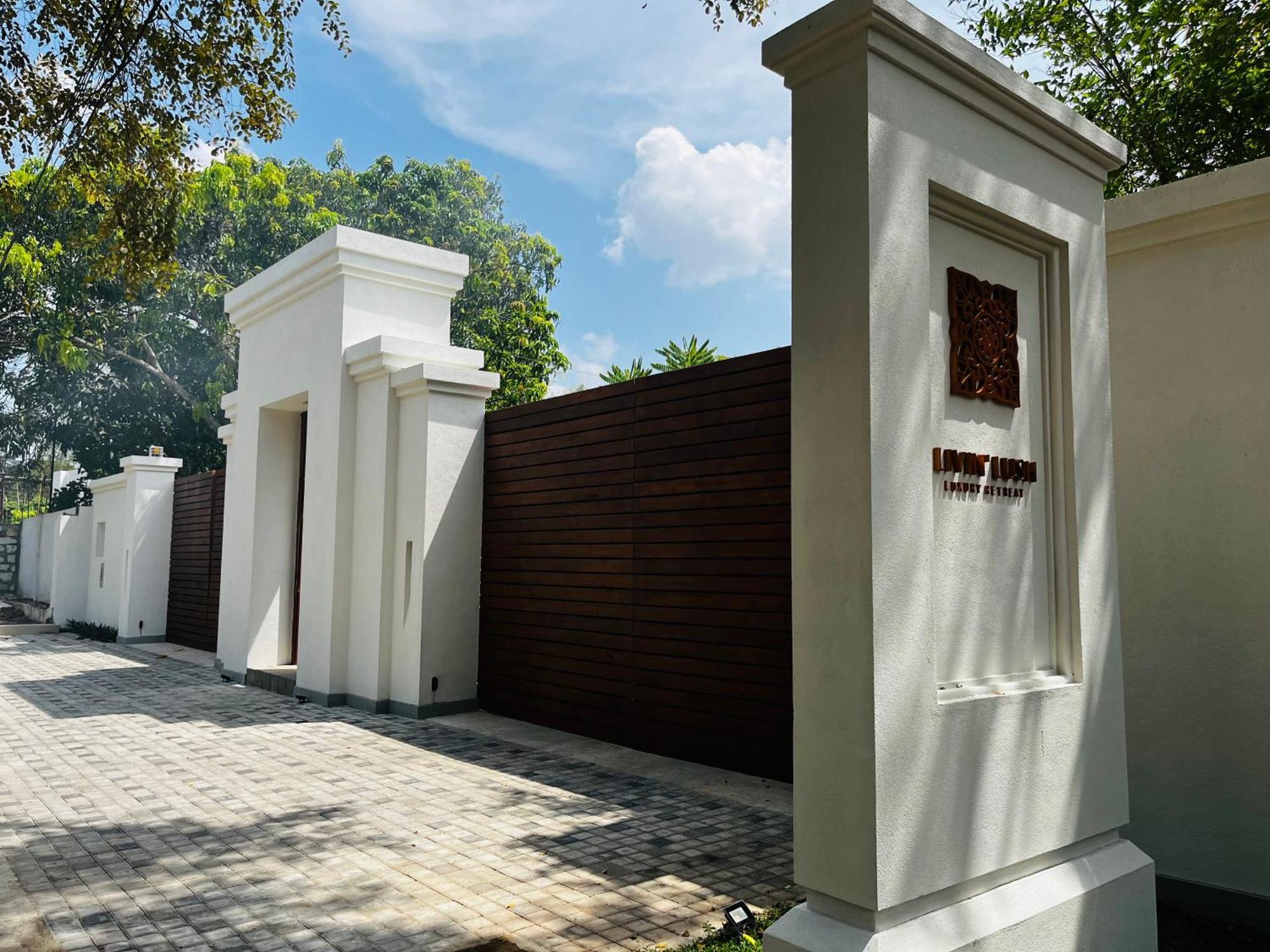 Livin Lush Luxury Retreat Hotel Anuradhapura Bagian luar foto