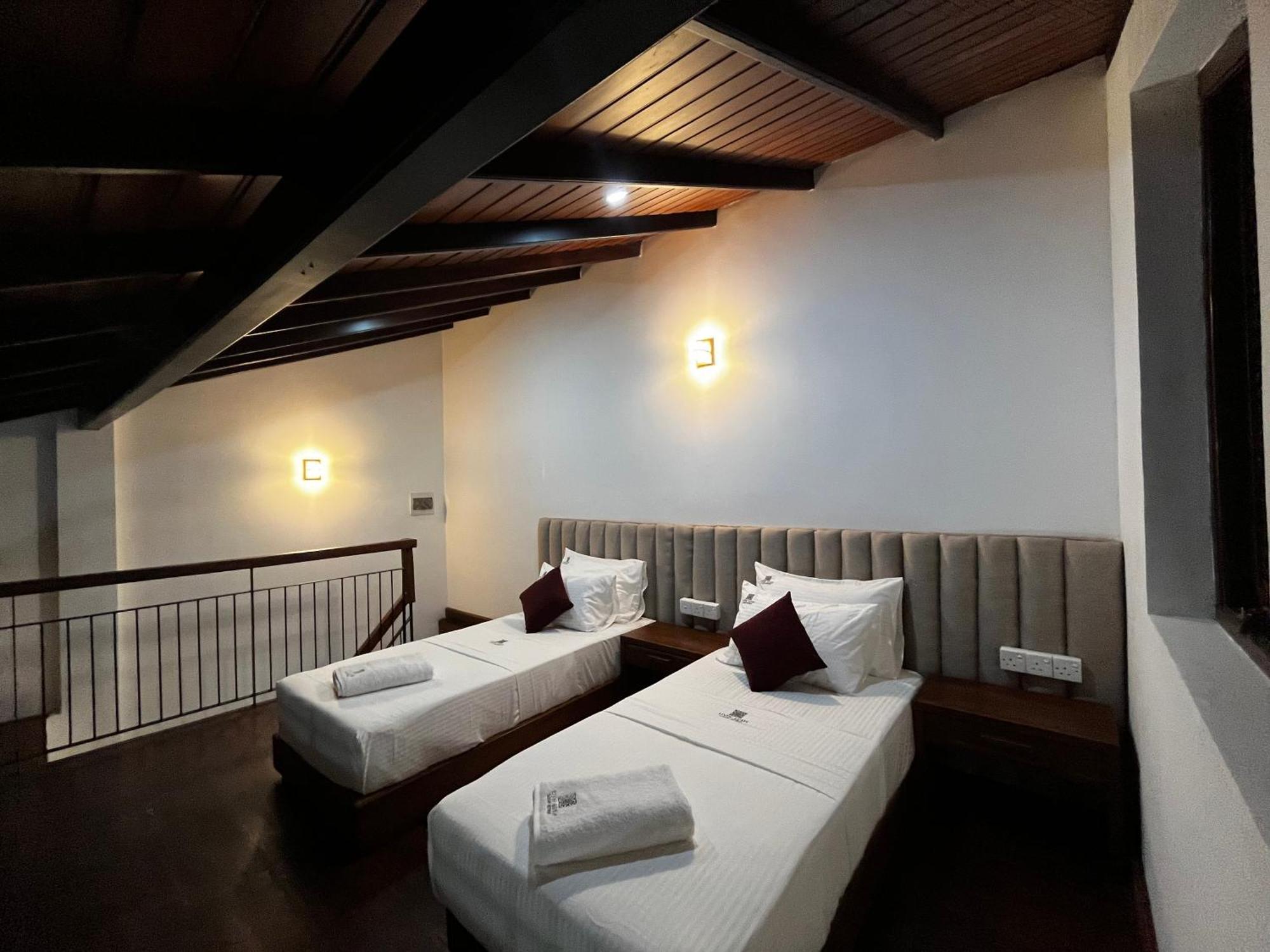 Livin Lush Luxury Retreat Hotel Anuradhapura Bagian luar foto