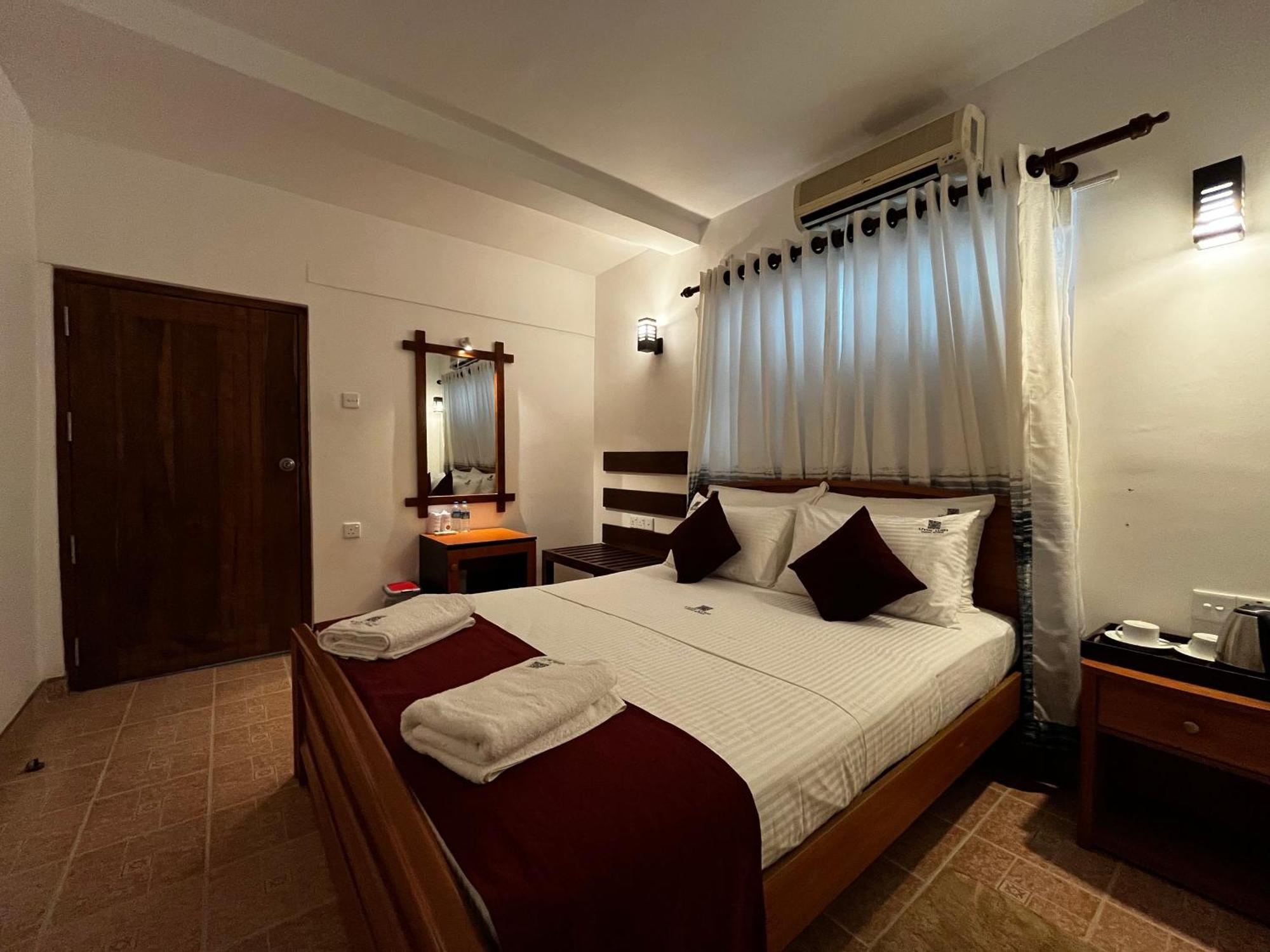 Livin Lush Luxury Retreat Hotel Anuradhapura Bagian luar foto